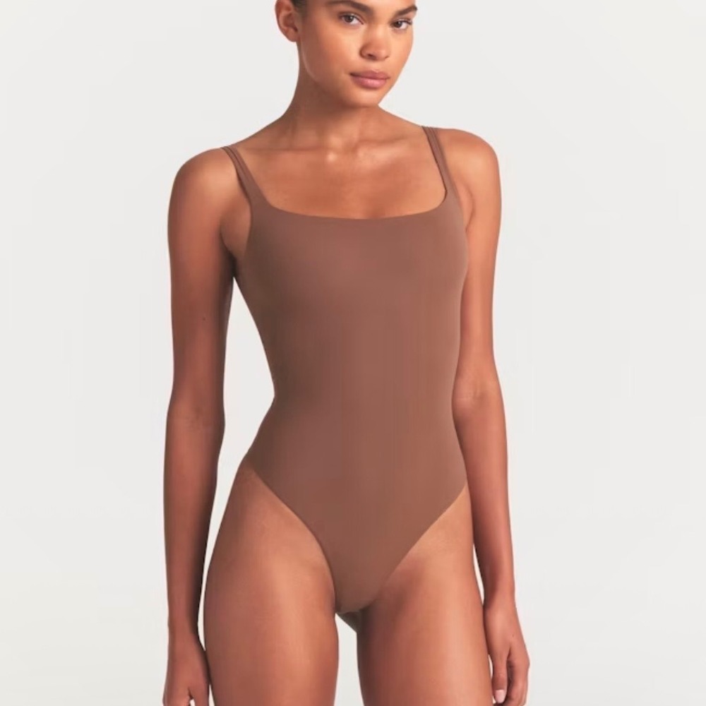 Skims Fits Everybody Square Neck Bodysuit in Jasper SZ M Minimalist Basic